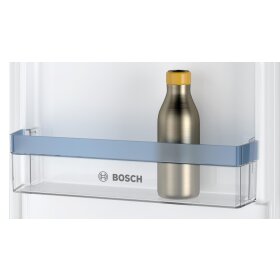 Bosch KIN86VFE0, Serie 4, Einbau-Kühl-Gefrier-Kombination mit Gefrierbereich unten, 177.2 x 54.1 cm, Flachscharnier