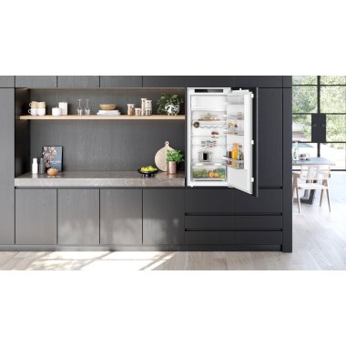 Siemens KI42LADD1, iQ500, Einbau-Kühlschrank mit Gefrierfach, 122.5 x 56 cm, Flachscharnier mit Softeinzug