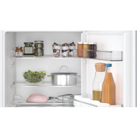 Bosch KUR21VFE0, Serie 4, Unterbau-Kühlschrank, 82 x 59.8 cm, Flachscharnier