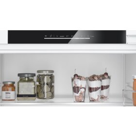 Bosch KUR21VFE0, Serie 4, Unterbau-Kühlschrank, 82 x 59.8 cm, Flachscharnier