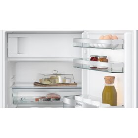 Siemens KU22LADD0, iQ500, undercounter refrigerator with freezer compartment, 82 x 60 cm, flat hinge with soft close