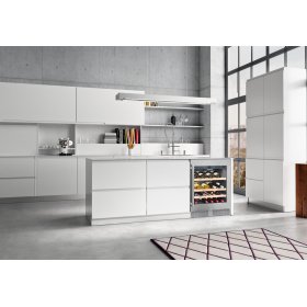 Liebherr UWKes 1752-26, built-under wine cabinet