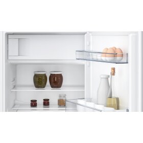 Constructa CK202VFD0, undercounter refrigerator with freezer compartment, 82 x 60 cm, flat hinge