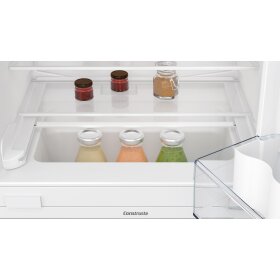 Constructa CK202VFD0, undercounter refrigerator with freezer compartment, 82 x 60 cm, flat hinge