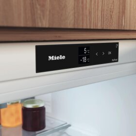 Miele KFN 7844 C Einbau-Kühl-Gefrierkombination XL...