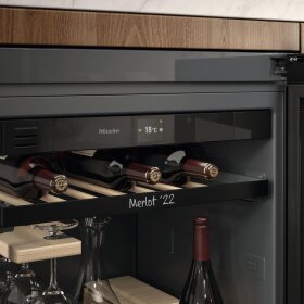 Miele KWTUS 7055 F Unterbau-Weintemperierschrank 82-88cm...