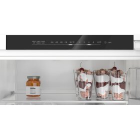 Bosch KIN96ADC0, Serie 6, Einbau-Kühl-Gefrier-Kombination mit Gefrierbereich unten, 193.5 x 55.8 cm, Flachscharnier mit Softeinzug