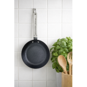 Ronneby Bruk Karbon-Bratpfanne, Ø 20 cm, mit rostfreiem Schmiedegriff