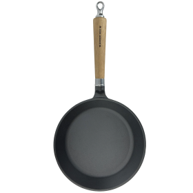Ronneby Bruk Maestro Bratpfanne flach, Ø 25 cm, mit Eichenholzgriff