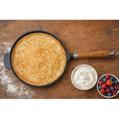Ronneby Bruk Maestro Crépe-Pfanne, Ø 24 cm, mit braunem Buchenholzgriff