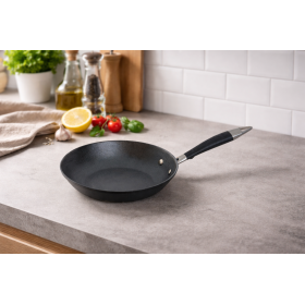 Ronneby Bruk Ultra Light Bratpfanne, Ø 20 cm, mit silikonummanteltem Griff