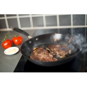 Ronneby Bruk Ultra Light Bratpfanne, Ø 28 cm, mit silikonummanteltem Griff