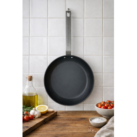 Ronneby Bruk Ultra Light Professional Bratpfanne, Ø 30 cm, mit Schmiedeeisengriff