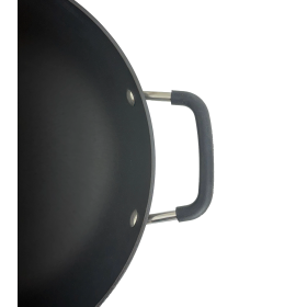 Ronneby Bruk Ultra Light Wok-Pfanne, Ø 30 cm, mit silikonummanteltem Griff