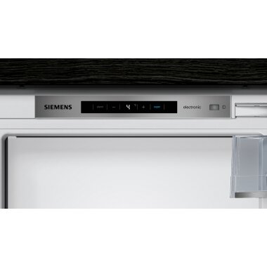 Siemens KI52LADE0, iQ500, Einbau-Kühlschrank mit Gefrierfach, 140 x 56 cm, Flachscharnier mit Softeinzug