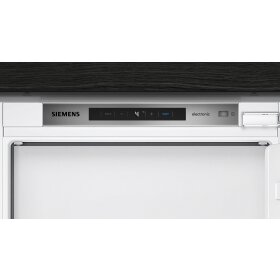 Siemens KI72LADE0, iQ500, Einbau-Kühlschrank mit Gefrierfach, 158 x 56 cm, Flachscharnier mit Softeinzug