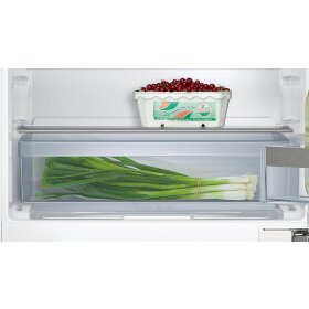 Siemens KU15LADF0, iQ500, Unterbau-Kühlschrank mit Gefrierfach, 82 x 60 cm, Flachscharnier mit Softeinzug