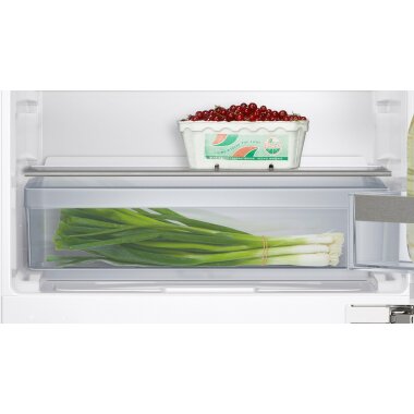Siemens KU15LAFF0, iQ500, Unterbau-Kühlschrank mit Gefrierfach, 82 x 60 cm, Flachscharnier